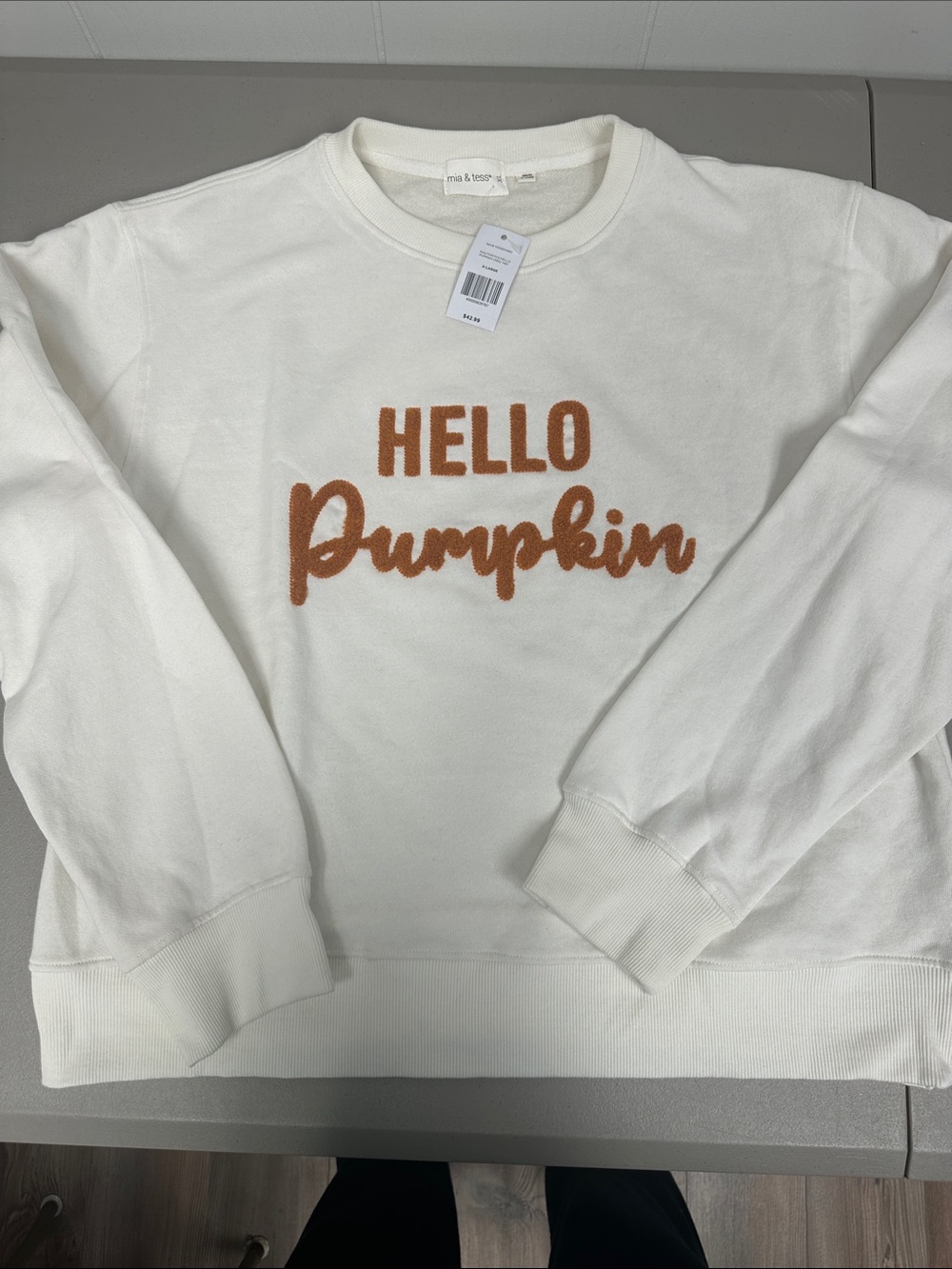 Mia & Tess women’s size XL Hello Pumpkin Crewneck Sweatshirt NWT